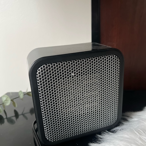 Amazon Basics Ceramic Space Heater, Mini Heater for Office Desk, Portable Tent H - Picture 7 of 8